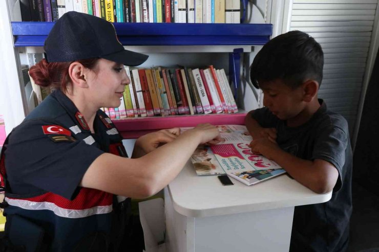 Mevsimlik tarım işçisi kadınlara KADES, çocuklara okul eğitimi