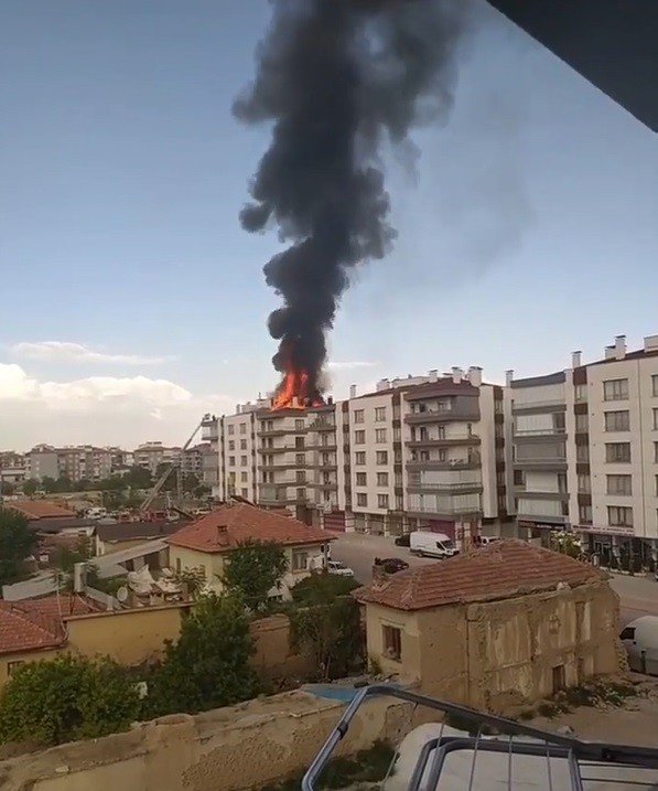 Konya’da çatı yangını korkuttu