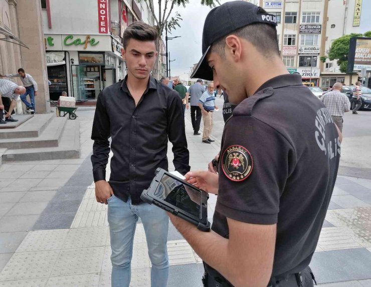 Aksaray’da Çevik Kuvvet’ten huzur ve güven denetimi