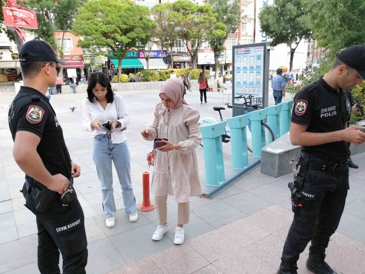 Aksaray’da Çevik Kuvvet’ten huzur ve güven denetimi