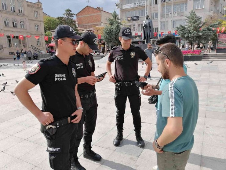 Aksaray’da Çevik Kuvvet’ten huzur ve güven denetimi