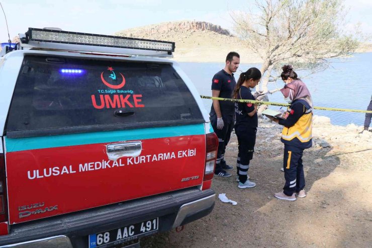 Serinlemek için girdikleri gölette cansız bedenleri bulundu