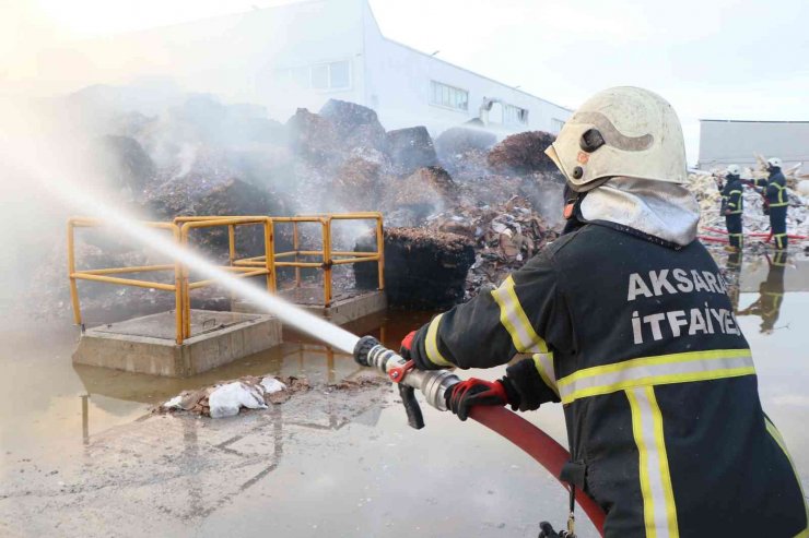 Aksaray’daki fabrika yangını söndürüldü