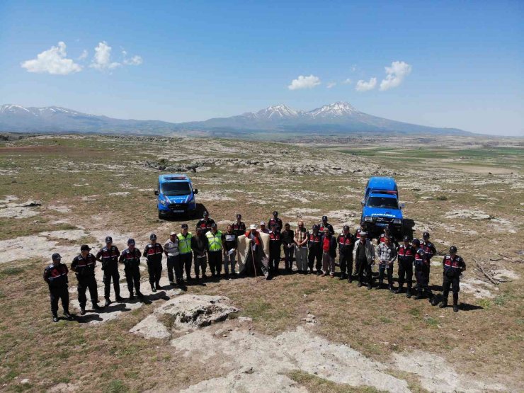 Jandarma dağlarda çoban eğitiminde