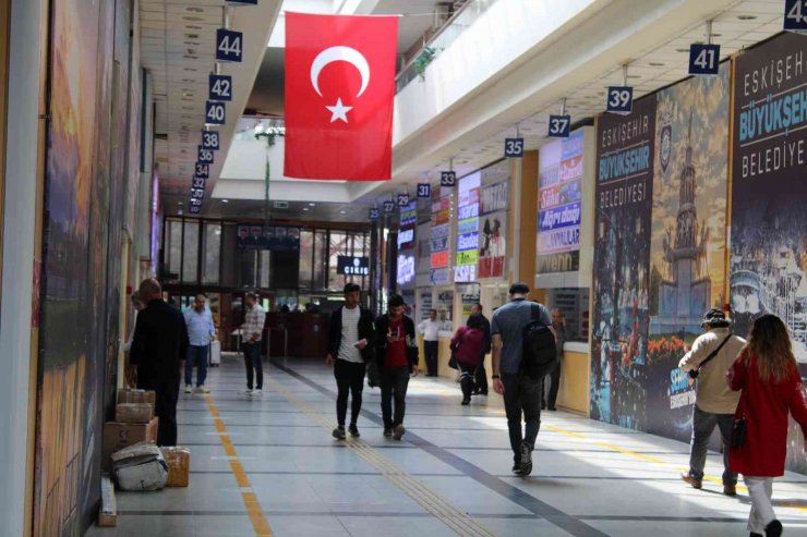 Eskişehir otobüs terminalinde hareketlilik