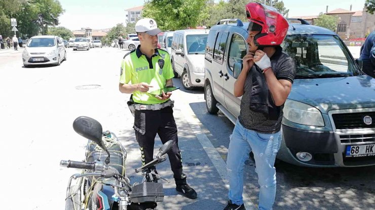 Trafikte kask ve emniyet kemeri denetimleri sürüyor