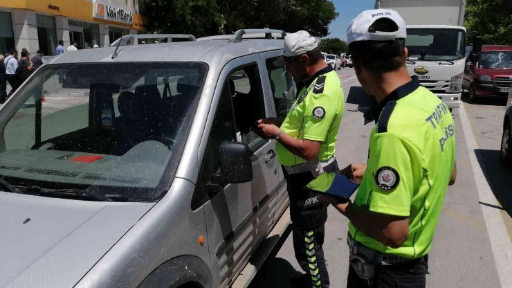 Trafikte kask ve emniyet kemeri denetimleri sürüyor