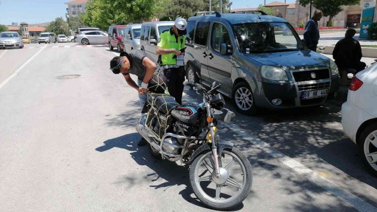 Trafikte kask ve emniyet kemeri denetimleri sürüyor