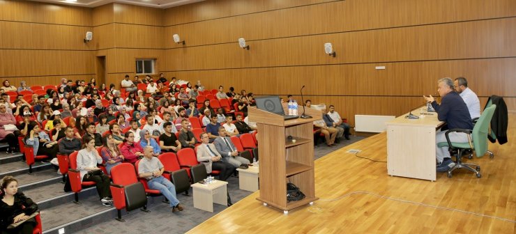 ÇAKÜ’de iş dünyasının deneyimleri öğrencilere aktarıldı