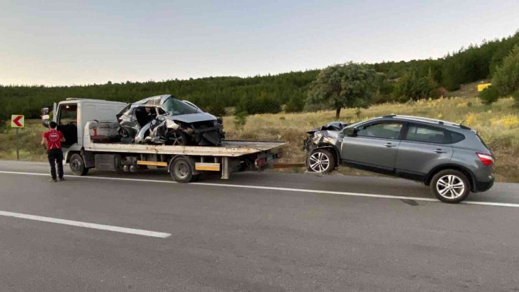 Konya’da iki otomobil çarpıştı: 5 ölü, 4 yaralı