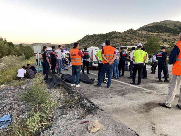 Konya’da iki otomobil çarpıştı: 5 ölü, 4 yaralı