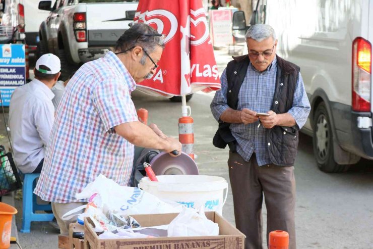 Aksaray’da bıçakçıların kurban mesaisi başladı