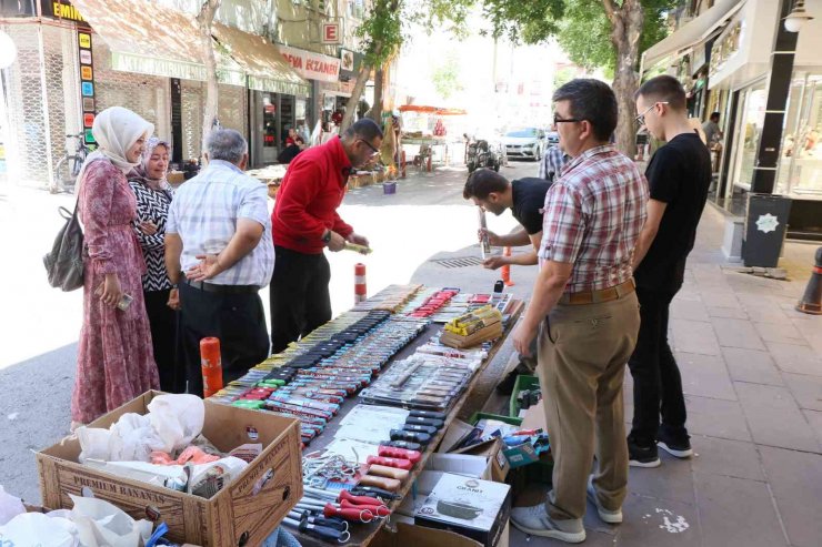 Aksaray’da bıçakçıların kurban mesaisi başladı