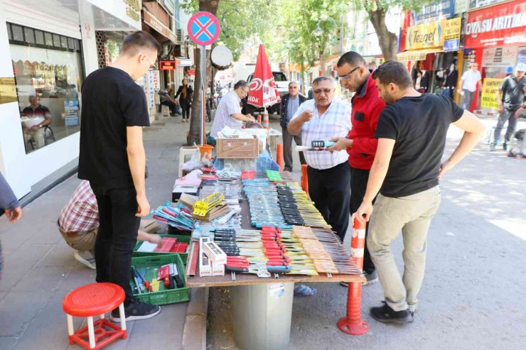 Aksaray’da bıçakçıların kurban mesaisi başladı