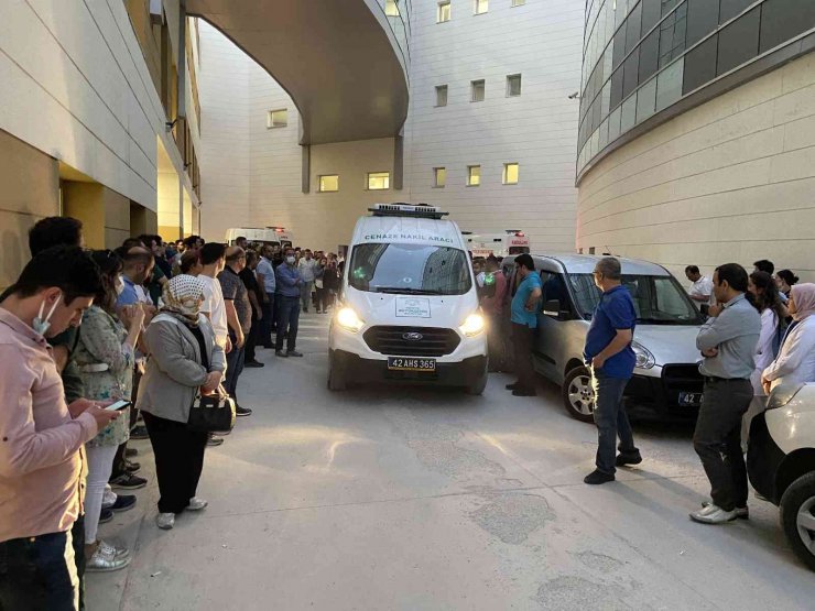 Silahlı saldırıda hayatını kaybeden doktor Ekrem Karakaya’nın cenazesi memleketine uğurlandı