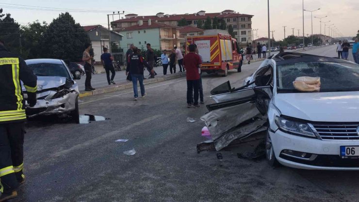 Konya’da 3 araçlı zincirleme kaza: 13 yaralı