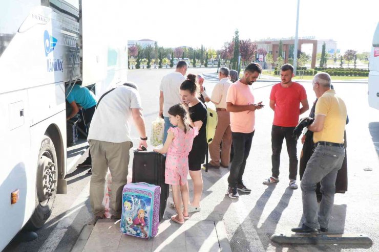 Bayram tatilinin ardından otogarda dönüş yoğunluğu