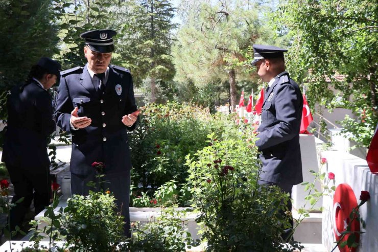 Aksaray’da şehitler dualarla anıldı