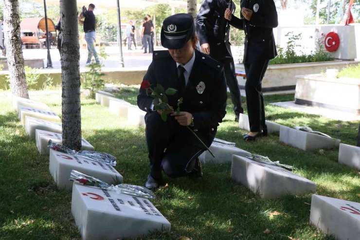 Aksaray’da şehitler dualarla anıldı