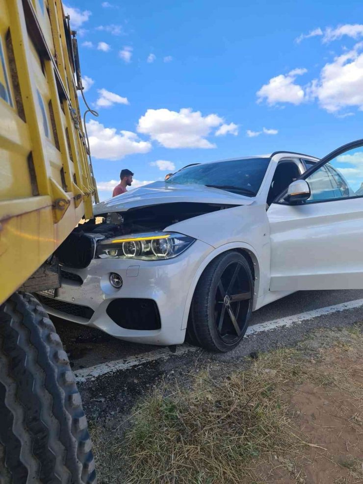 Konya’da cip traktörün römorkuna çarptı: 1 yaralı