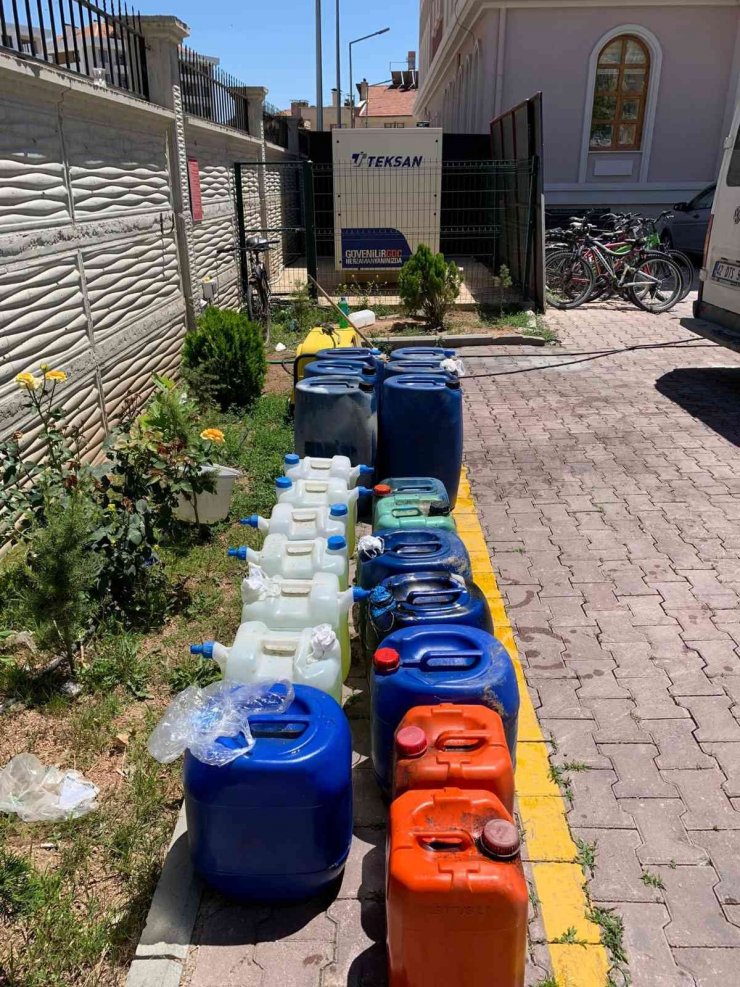 Konya’da 2 bin litre akaryakıt çalan hırsızlar yakalandı