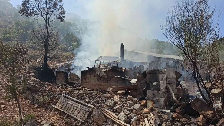 Seydişehir’de ev ve samanlık yangını: 1 yaralı