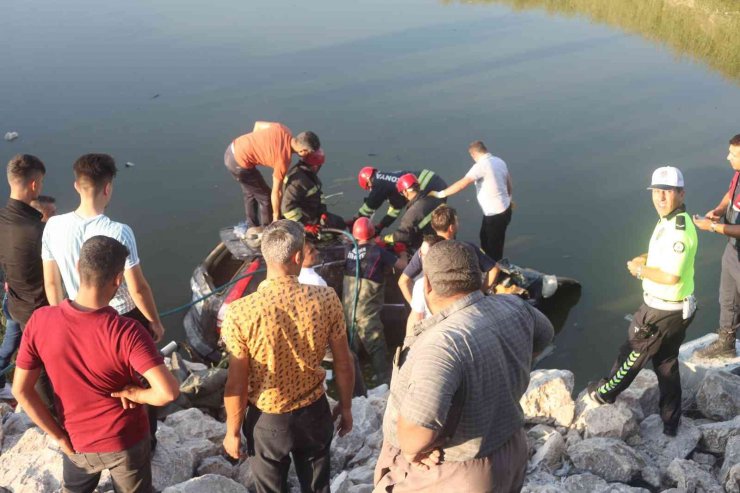 Kontrolden çıkan cip sulama kanalına uçtu: 1 ölü, 3 yaralı