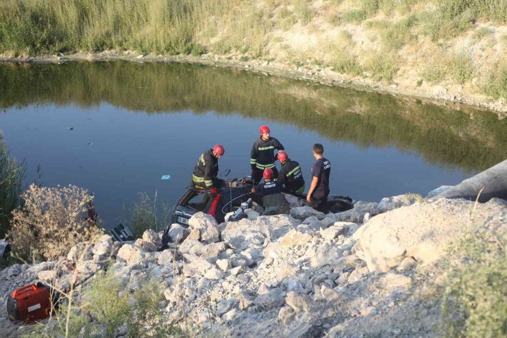 Kontrolden çıkan cip sulama kanalına uçtu: 1 ölü, 3 yaralı