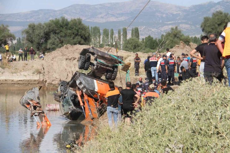 Konya’da gölete düşen iş makinesinin operatörü hayatını kaybetti