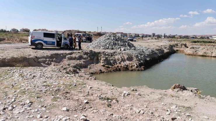 Boğulma tehlikesi geçiren çocuğun kalbi durdu, hastanede hayata döndürüldü