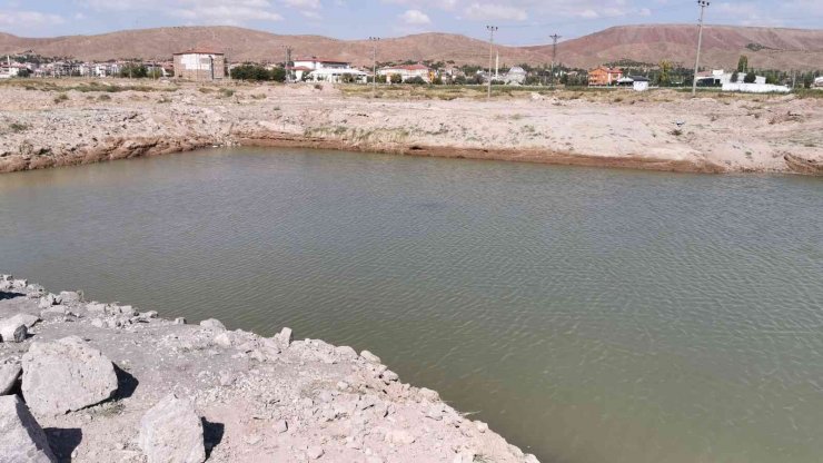 Boğulma tehlikesi geçiren çocuğun kalbi durdu, hastanede hayata döndürüldü