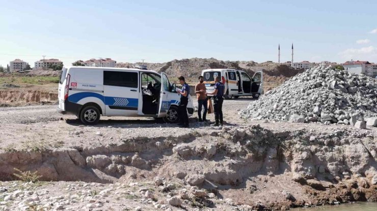 Boğulma tehlikesi geçiren çocuğun kalbi durdu, hastanede hayata döndürüldü