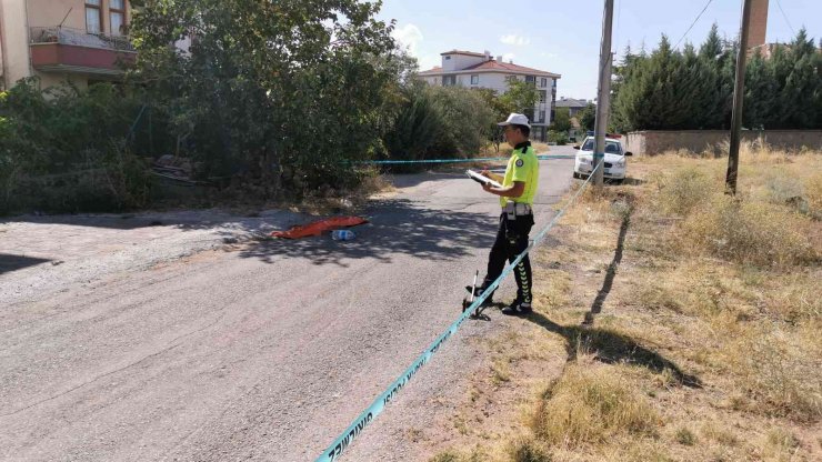 Geri geri gelen kamyonun ezdiği yaşlı kadın öldü