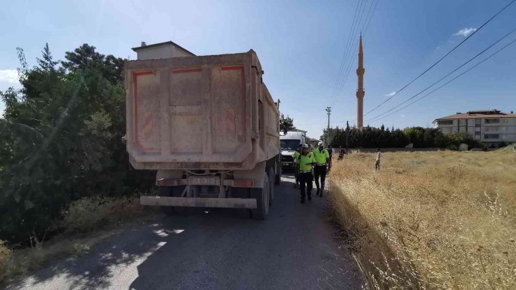 Geri geri gelen kamyonun ezdiği yaşlı kadın öldü