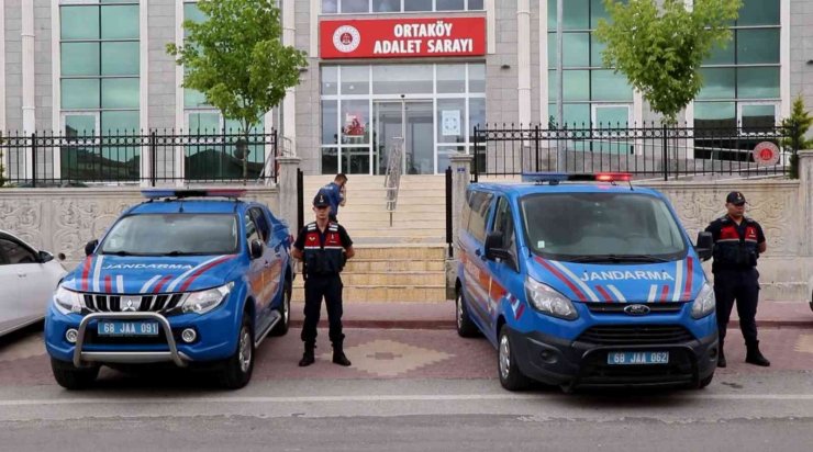 Aksaray’da 2 köyde uyuşturucu operasyonu: 1’i kadın 2 gözaltı