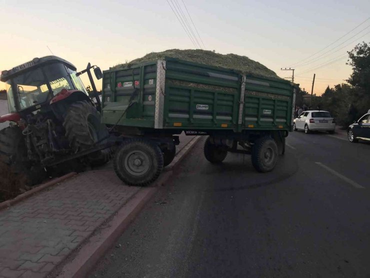 Traktör ile elektrikli bisiklet çarpıştı: 1 ölü, 1 yaralı