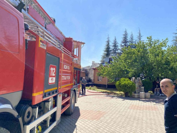 Konya’da müstakil ev yanarak kullanılamaz hale geldi