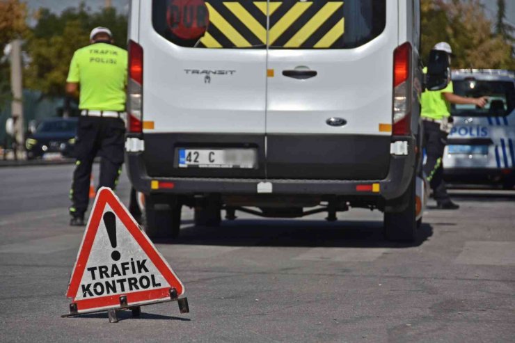 Okulların ilk gününde polis ekipleri güvenli eğitim denetimi yaptı