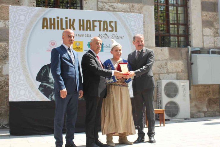 Bakan Kirişci: “Ayçiçeğimizin alım fiyatlarını 12 TL üzerinden devam ettireceğiz”