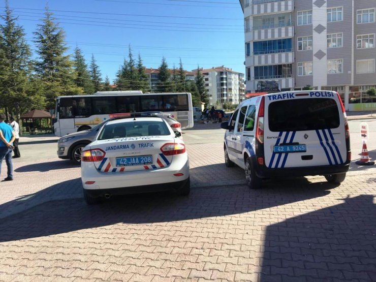 Kulu’da jandarma ve trafik polis ekipleri servis araçlarını denetledi