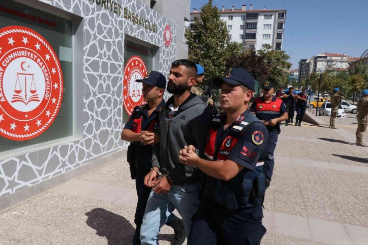 Cinayet şüphelileri komandolar eşliğinde adliyeye sevk edildi