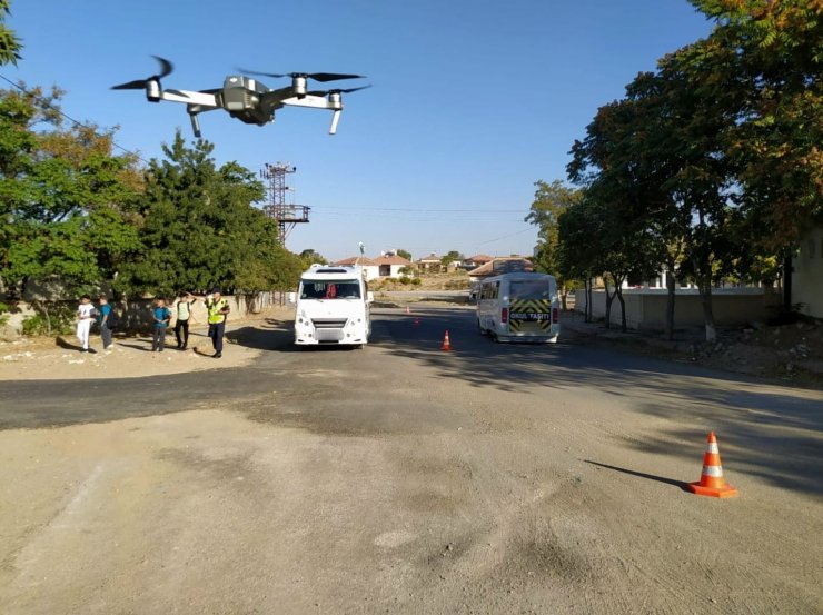 Aksaray’da jandarma okul bölgelerini dron ile havadan izliyor