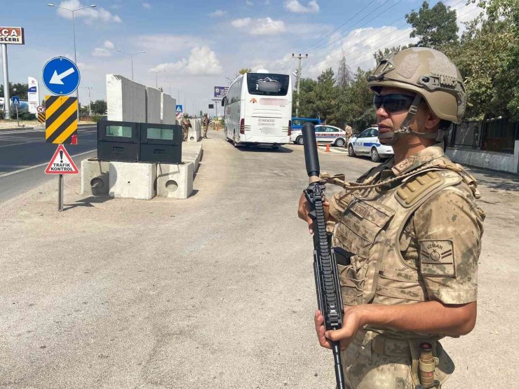 Aksaray’da jandarma komandolar yollarda