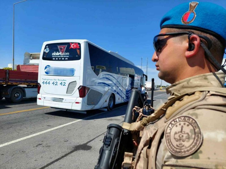 Aksaray’da jandarma komandolar yollarda