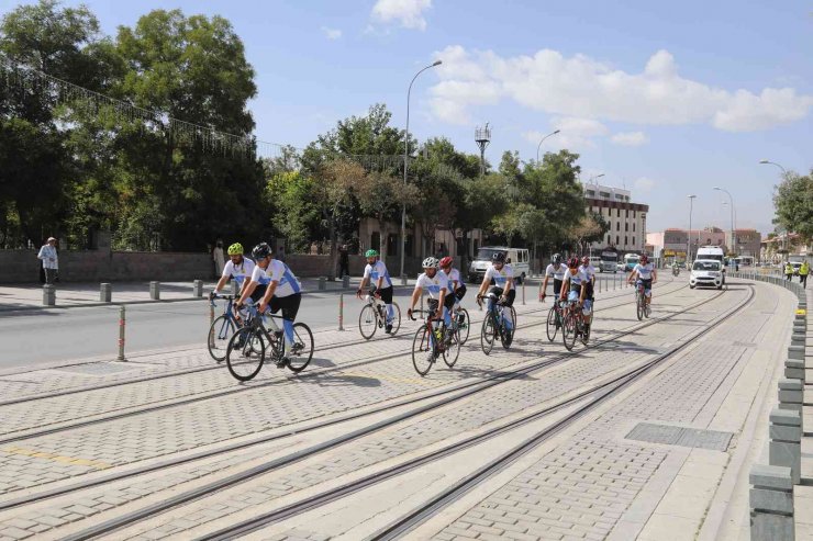 İstanbul’dan Konya’ya pedal çevirdiler