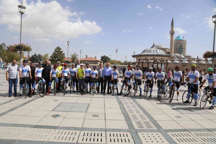 İstanbul’dan Konya’ya pedal çevirdiler