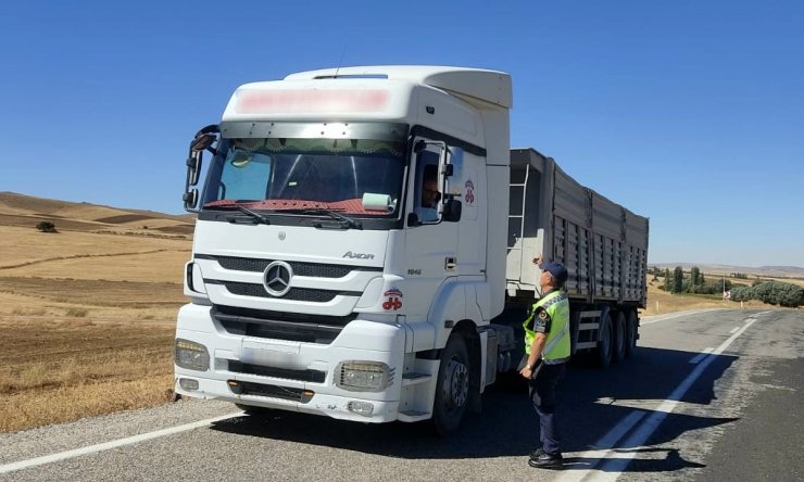 Aksaray’da jandarmadan tonajlı araç denetimi