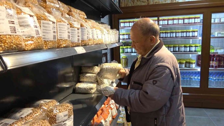 Çiftçiler üretiyor, valilik satıyor: İndirimli markete vatandaşlardan yoğun ilgi