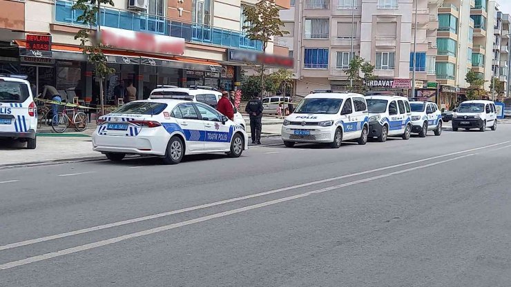 Sokak ortasında bıçaklandı sığındığı iş yerinde hayatını kaybetti