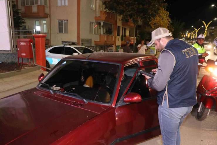 Aksaray’da polis uzun namlulu silahlarla ‘şok’ uygulama yaptı